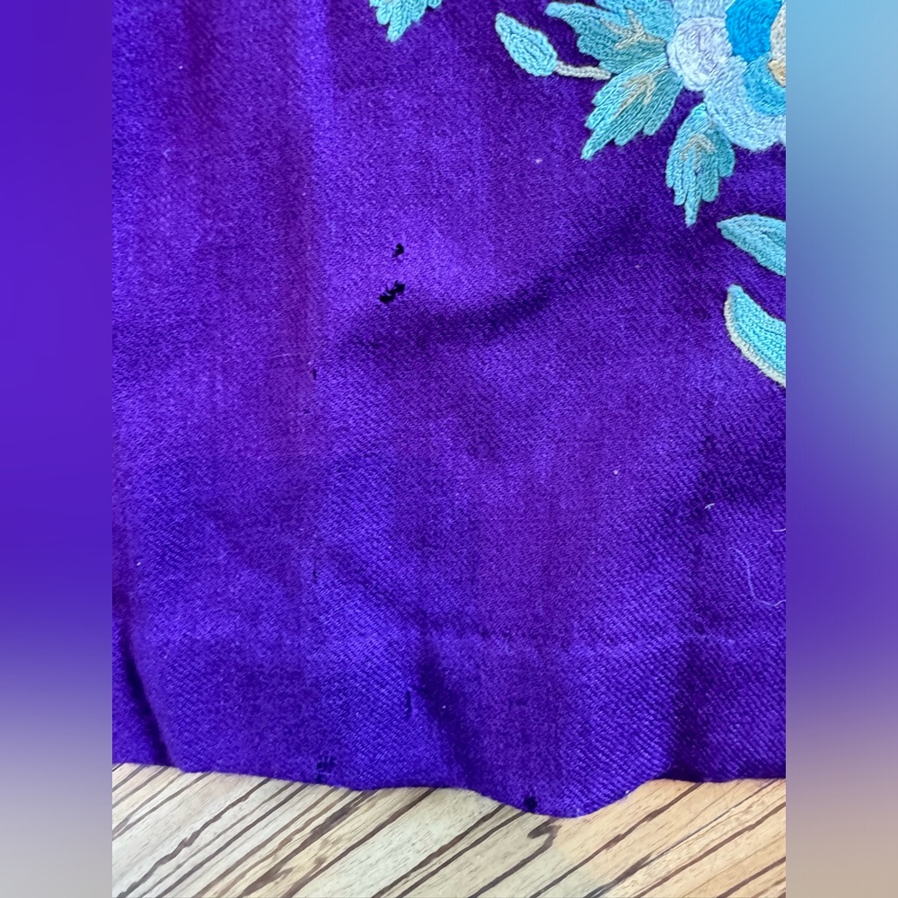 Vintage purple hand embroidered robe style button-up dress - Picture 4 of 12